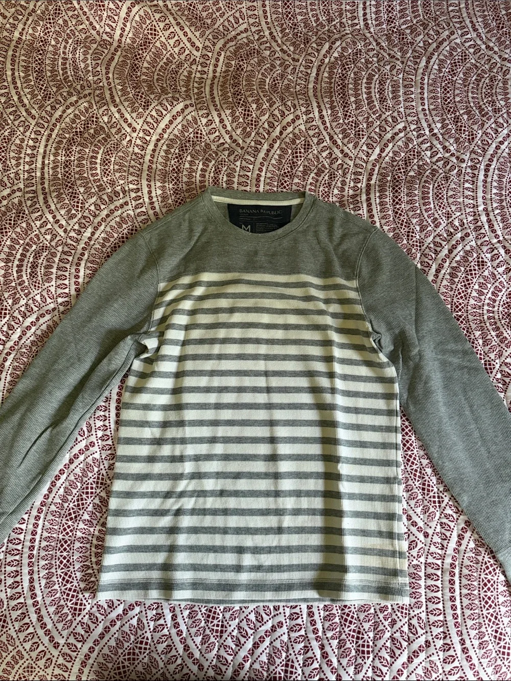 Banana Republic Men’s Gray and Cream Striped Long-Sleeve